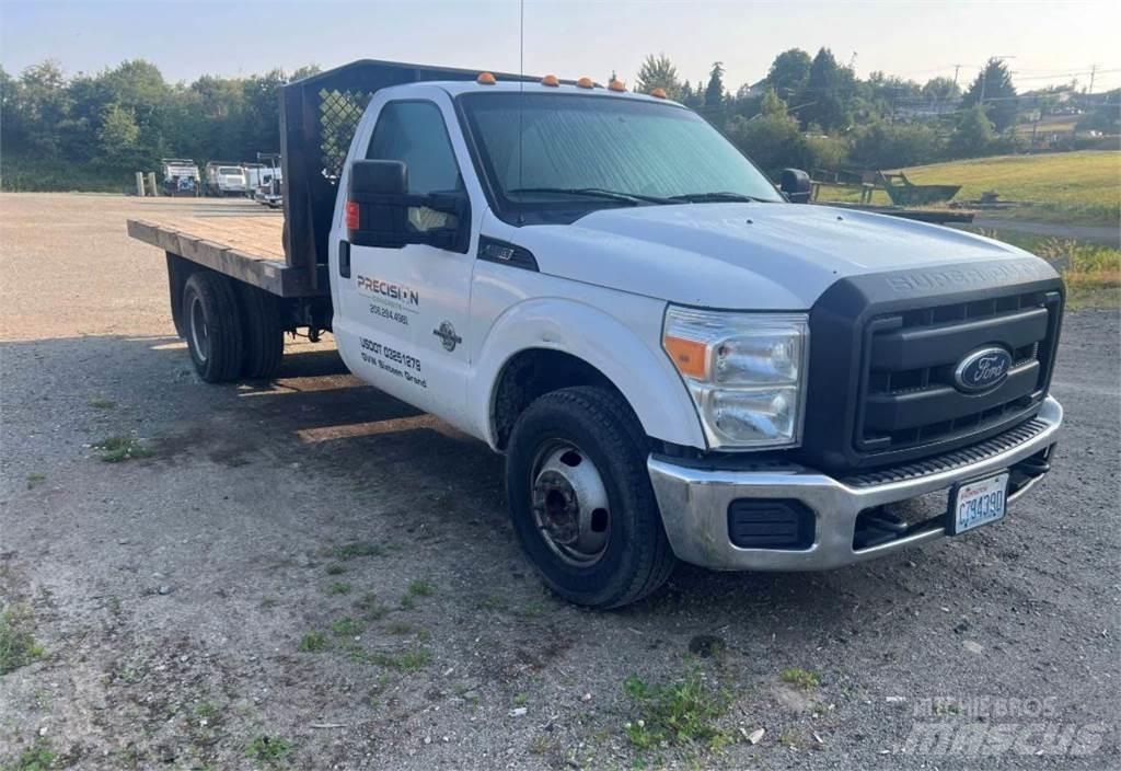 Ford F-350 平板栏板货车