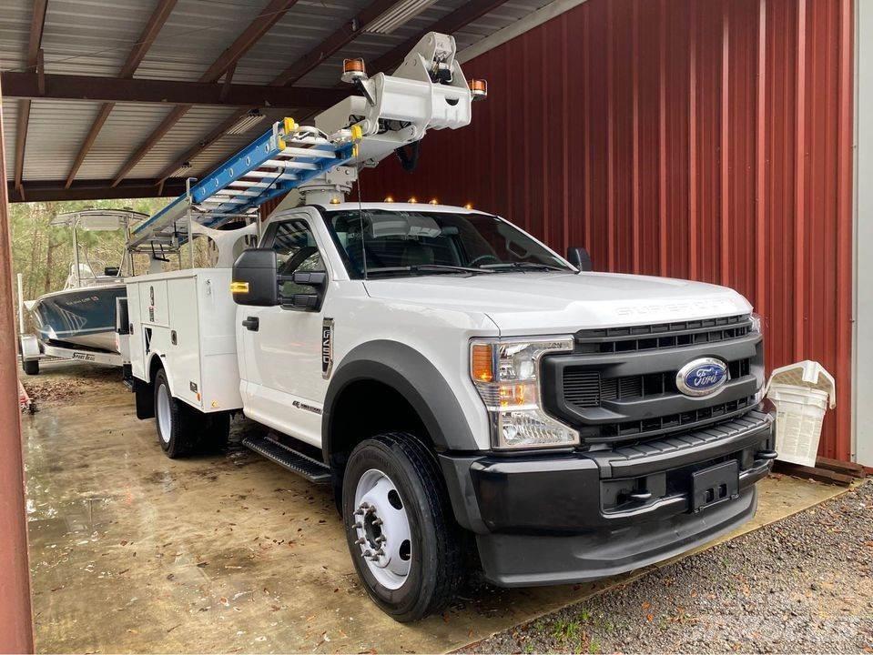 Ford F-450 车载式高空作业车