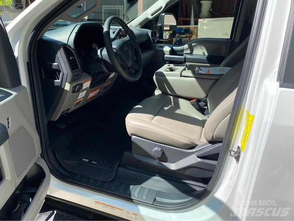 Ford F-450 车载式高空作业车