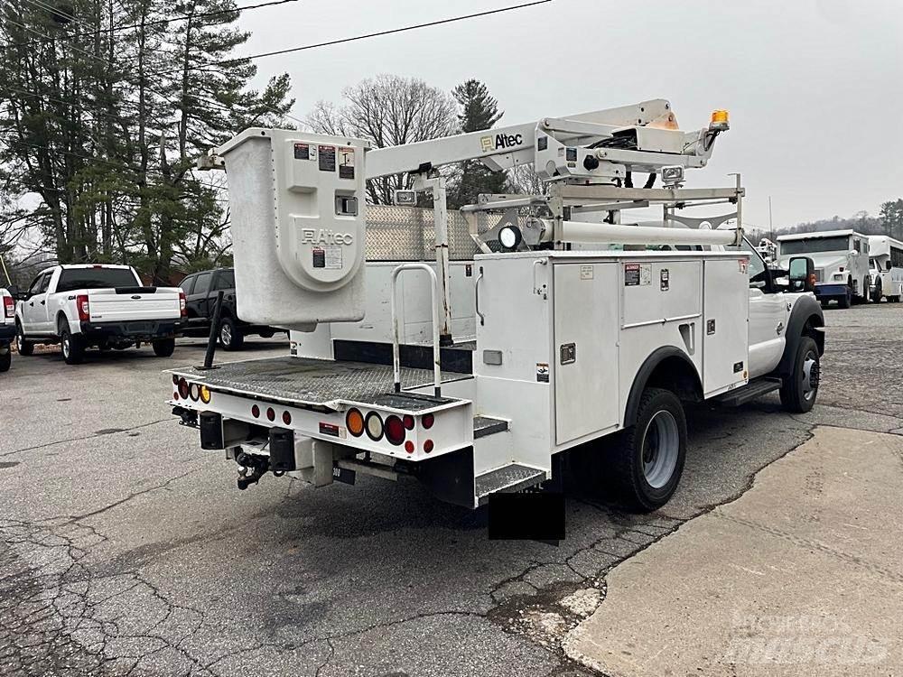 Ford F-450 车载式高空作业车
