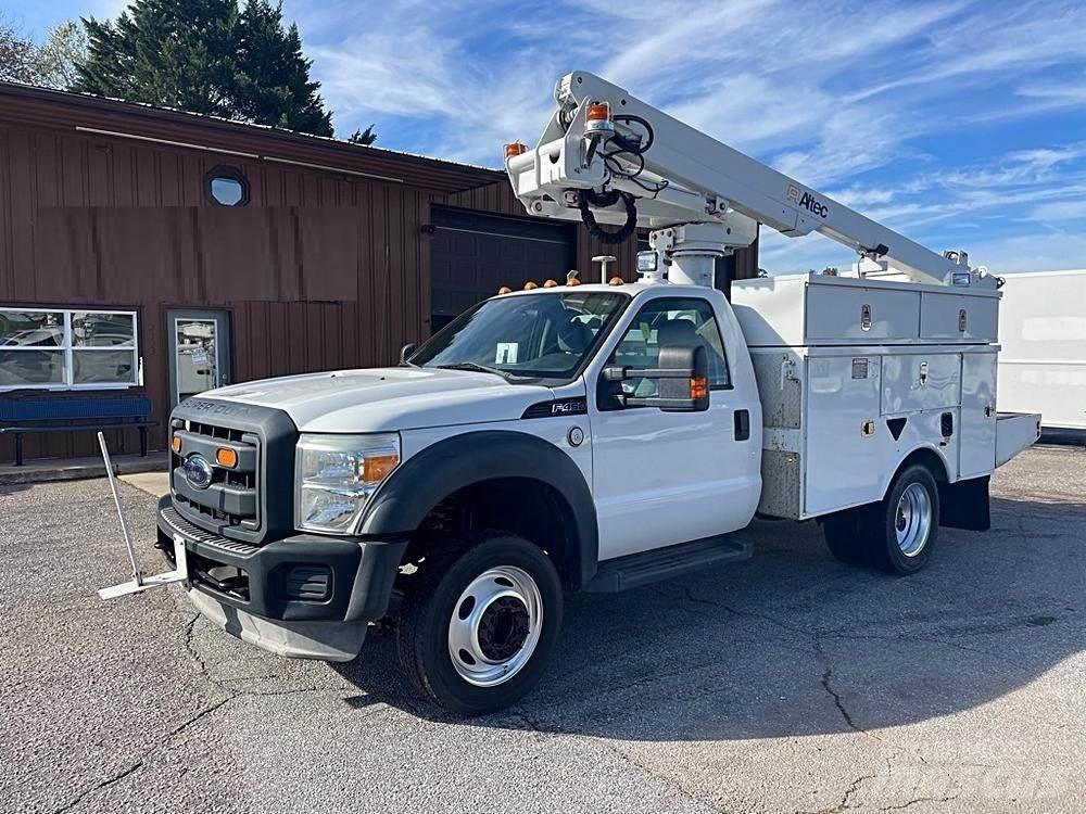 Ford F-450 车载式高空作业车