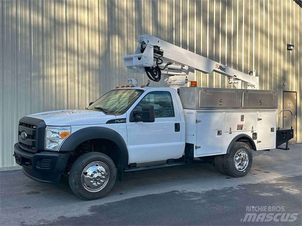 Ford F-450 车载式高空作业车