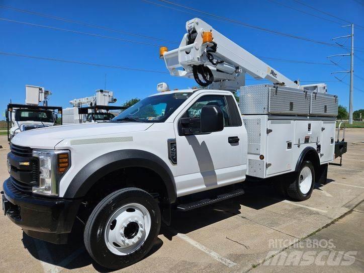 Ford F-450 车载式高空作业车