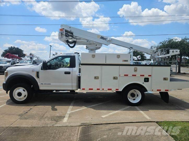 Ford F-450 车载式高空作业车