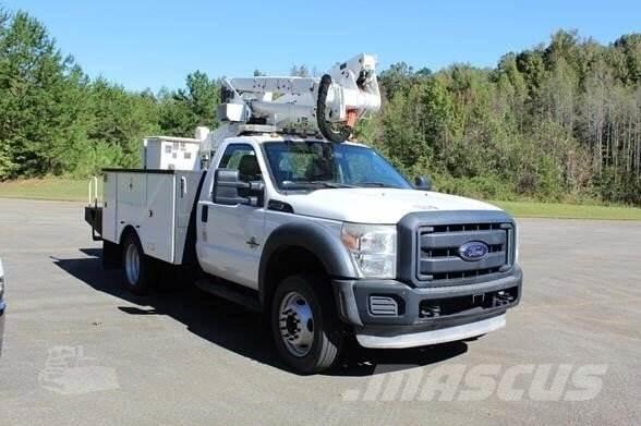 Ford F-550 车载式高空作业车