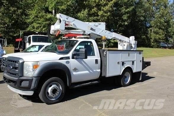 Ford F-550 车载式高空作业车