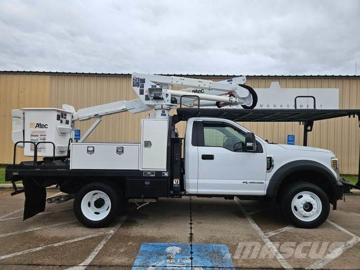 Ford F-550 车载式高空作业车
