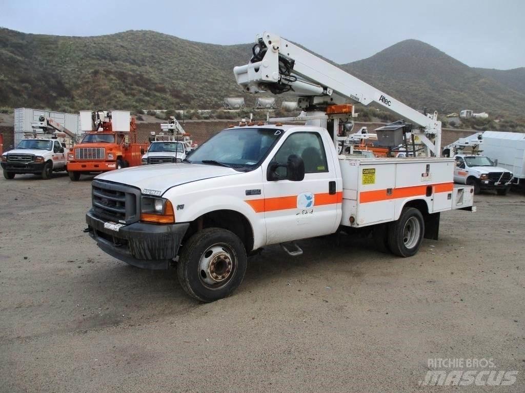 Ford F-550 车载式高空作业车