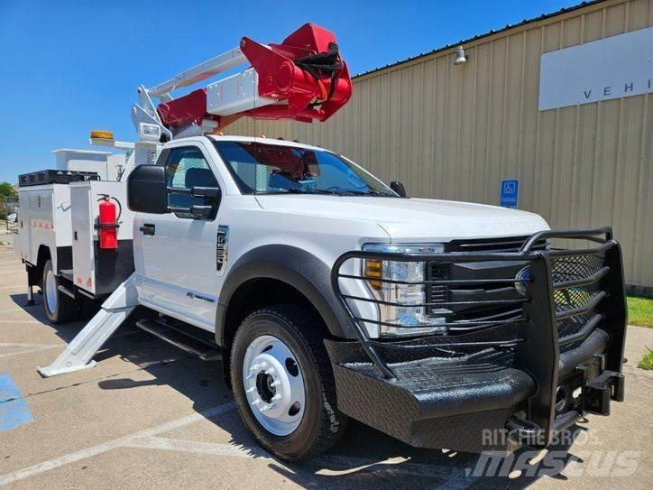 Ford F-550 车载式高空作业车