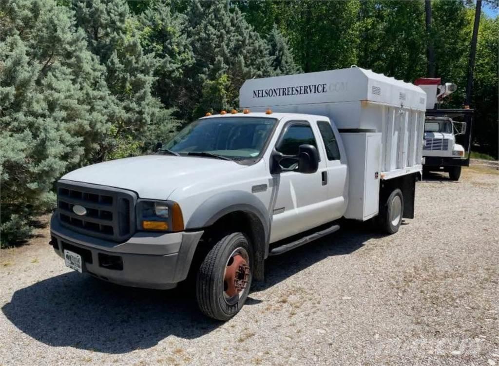 Ford F-550 碎木车
