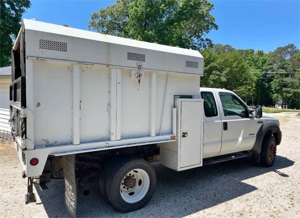 Ford F-550 碎木车