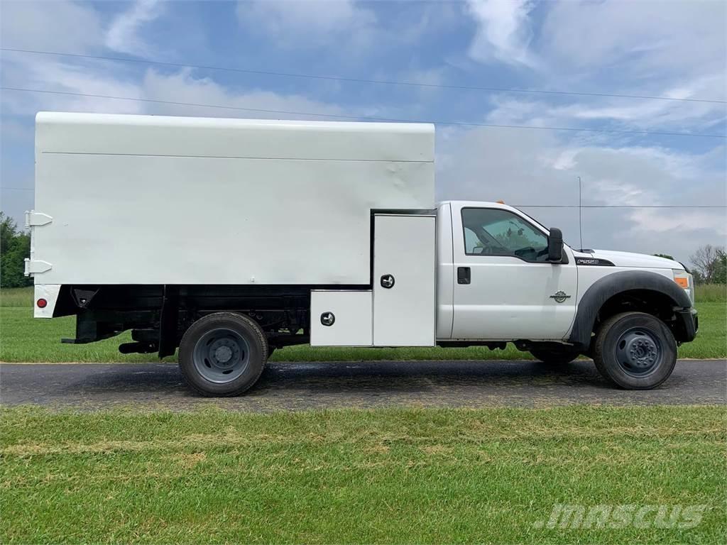 Ford F-550 碎木车