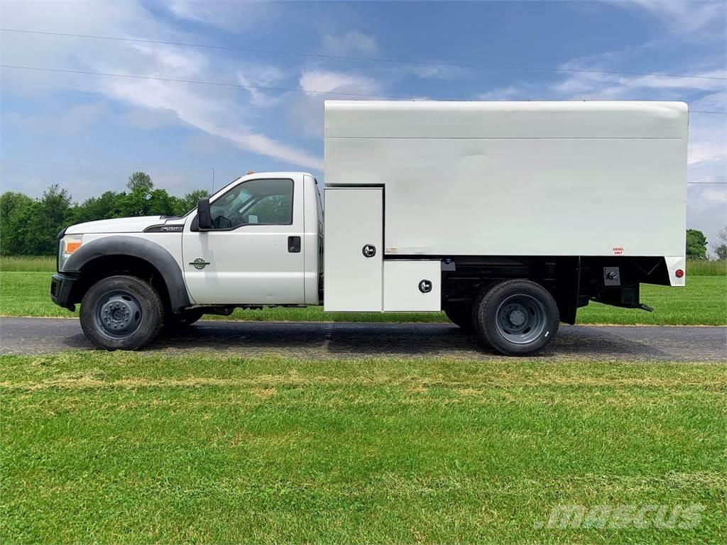 Ford F-550 碎木车