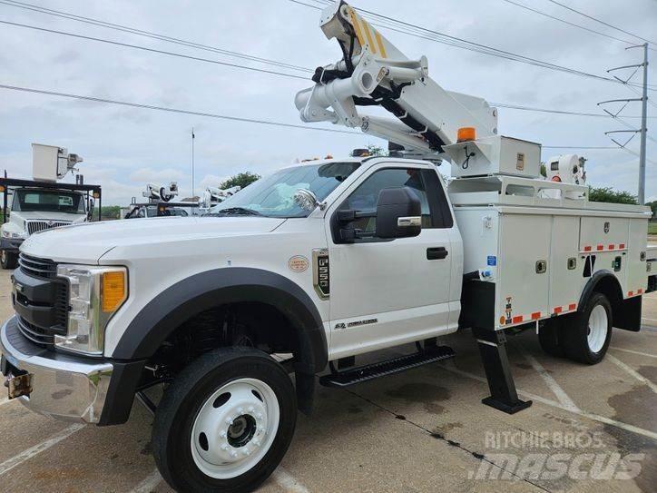 Ford F-550 车载式高空作业车