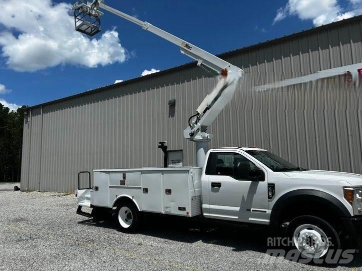 Ford F-550 车载式高空作业车
