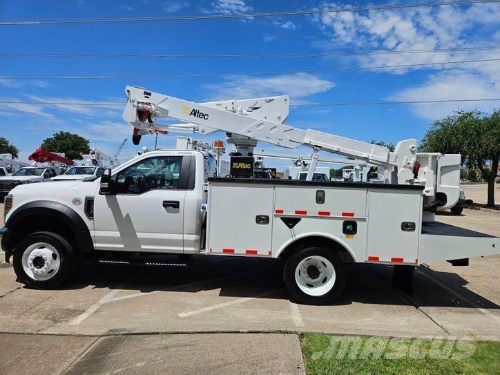Ford F-550 车载式高空作业车
