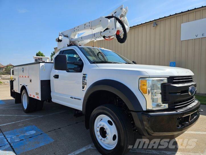 Ford F-550 车载式高空作业车