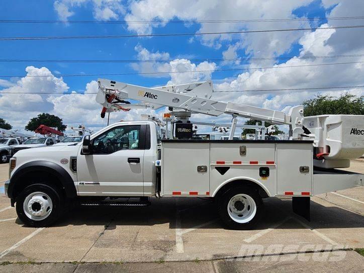 Ford F-550 车载式高空作业车
