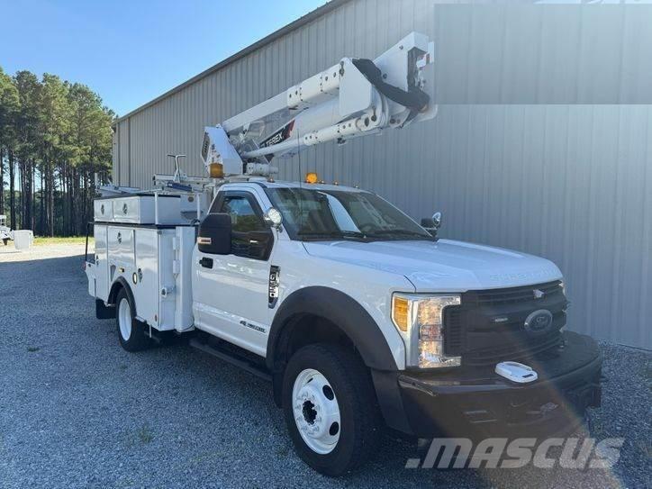 Ford F-550 车载式高空作业车