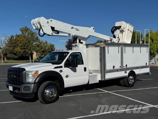 Ford F-550 车载式高空作业车