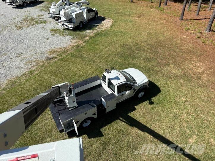 Ford F-550 车载式高空作业车
