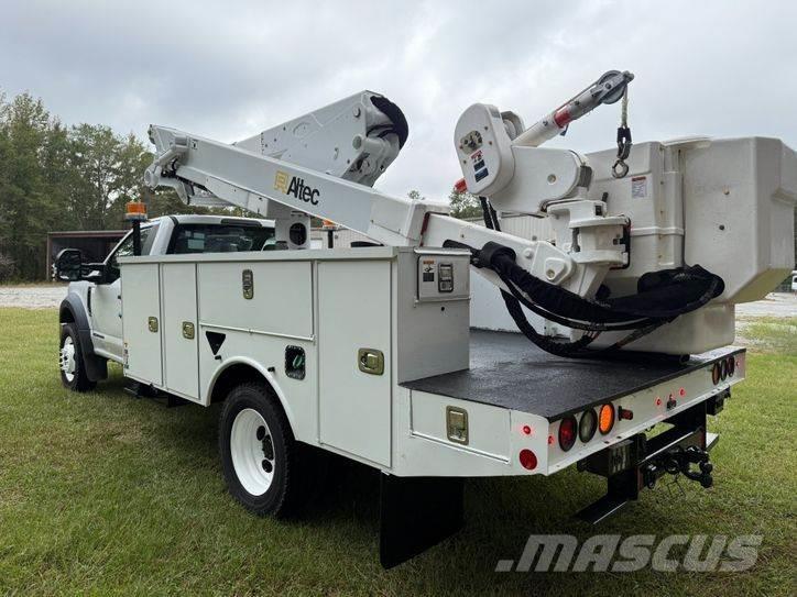 Ford F-550 车载式高空作业车