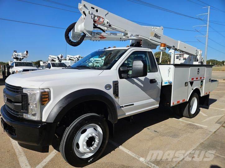Ford F-550 车载式高空作业车