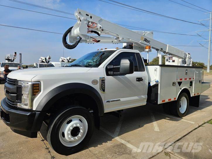 Ford F-550 车载式高空作业车
