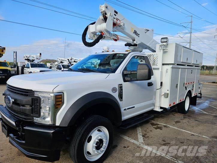 Ford F-550 车载式高空作业车