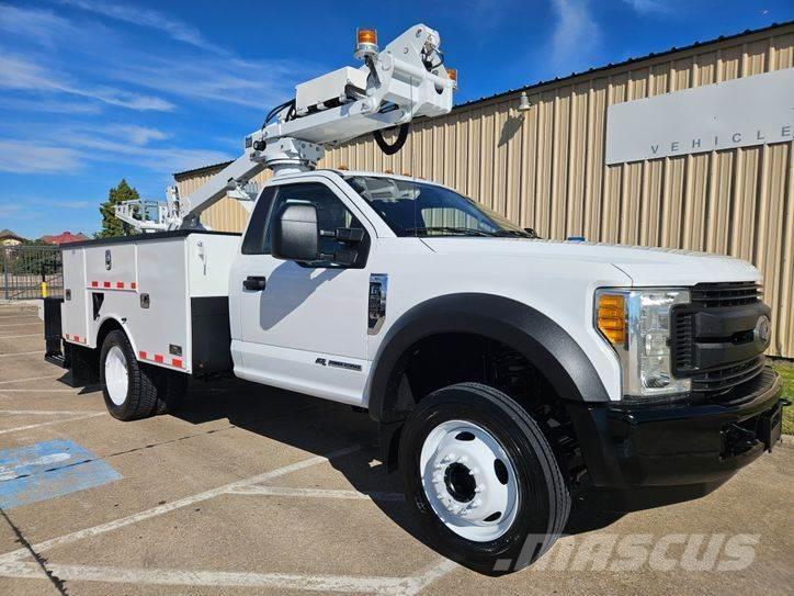 Ford F-550 车载式高空作业车