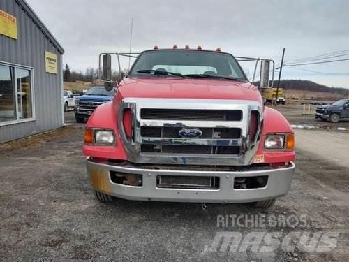 Ford F-650 车辆运输车