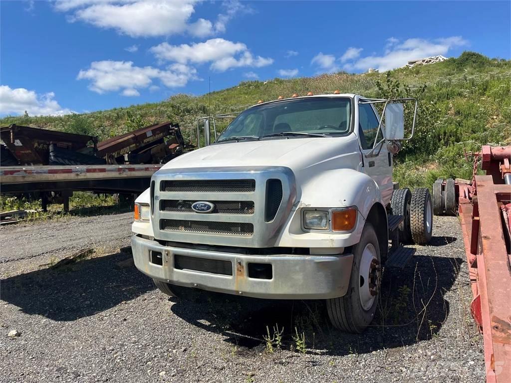Ford F-650 平板车