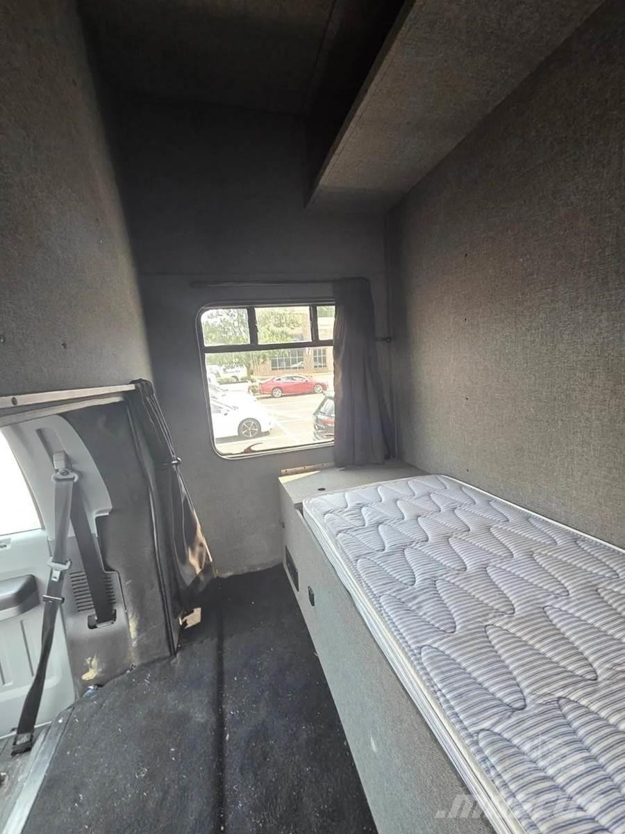 Ford F-650 厢式货车