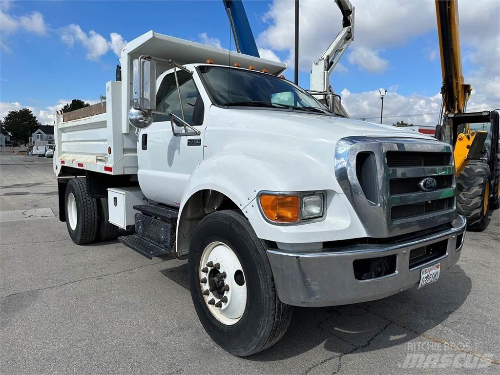 Ford F-750 自卸式货车