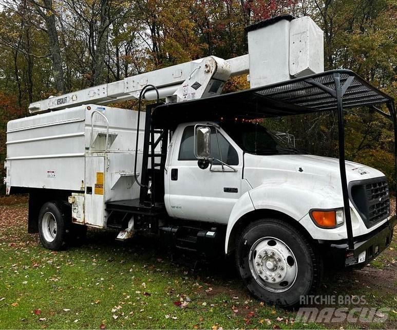 Ford F-750 车载式高空作业车