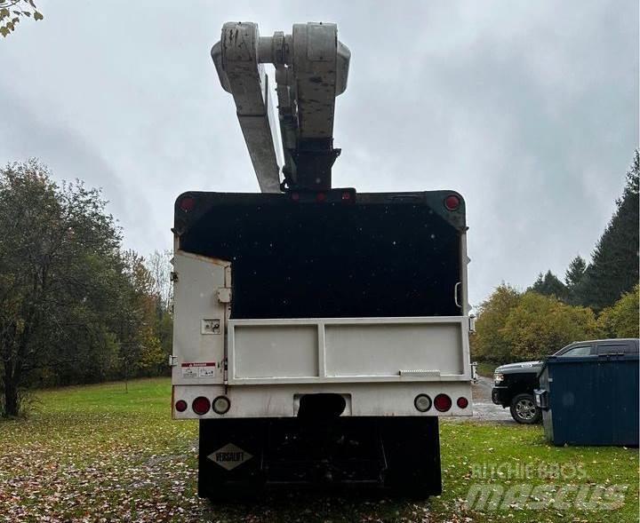 Ford F-750 车载式高空作业车