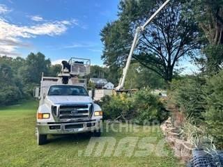 Ford F-750 起重车