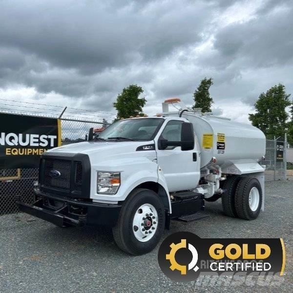 Ford F-750 油罐车