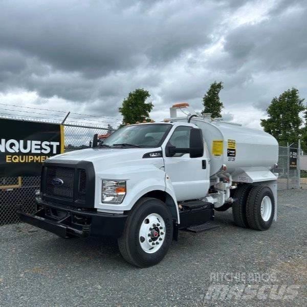 Ford F-750 油罐车