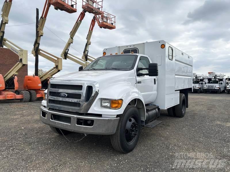 Ford F-750 碎木车