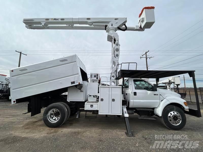 Ford F-750 车载式高空作业车