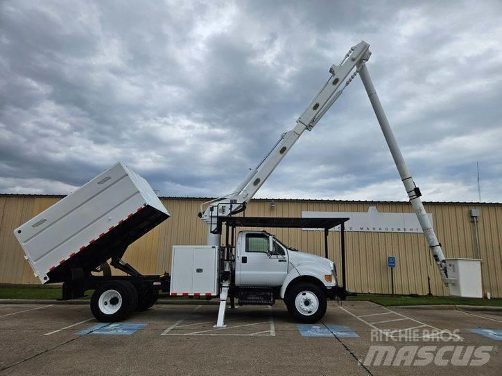 Ford F-750 车载式高空作业车