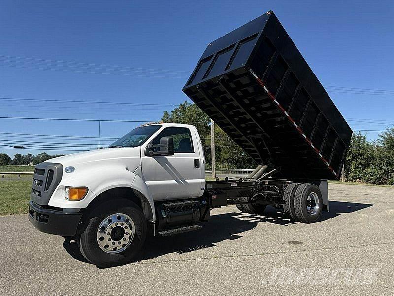 Ford F-750 碎木车
