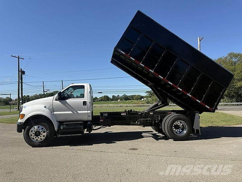 Ford F-750 碎木车