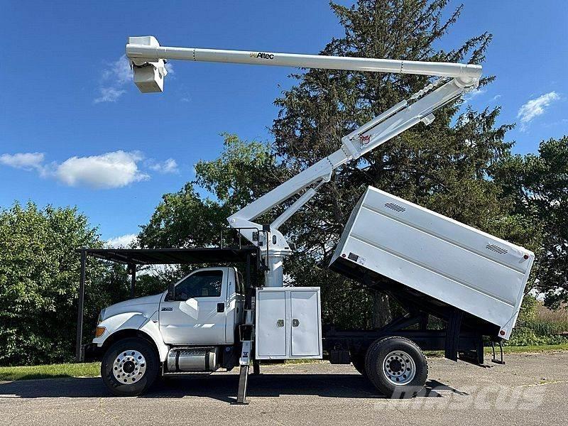 Ford F-750 车载式高空作业车