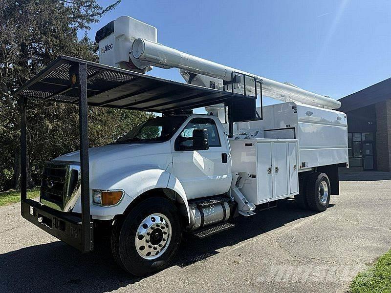 Ford F-750 车载式高空作业车