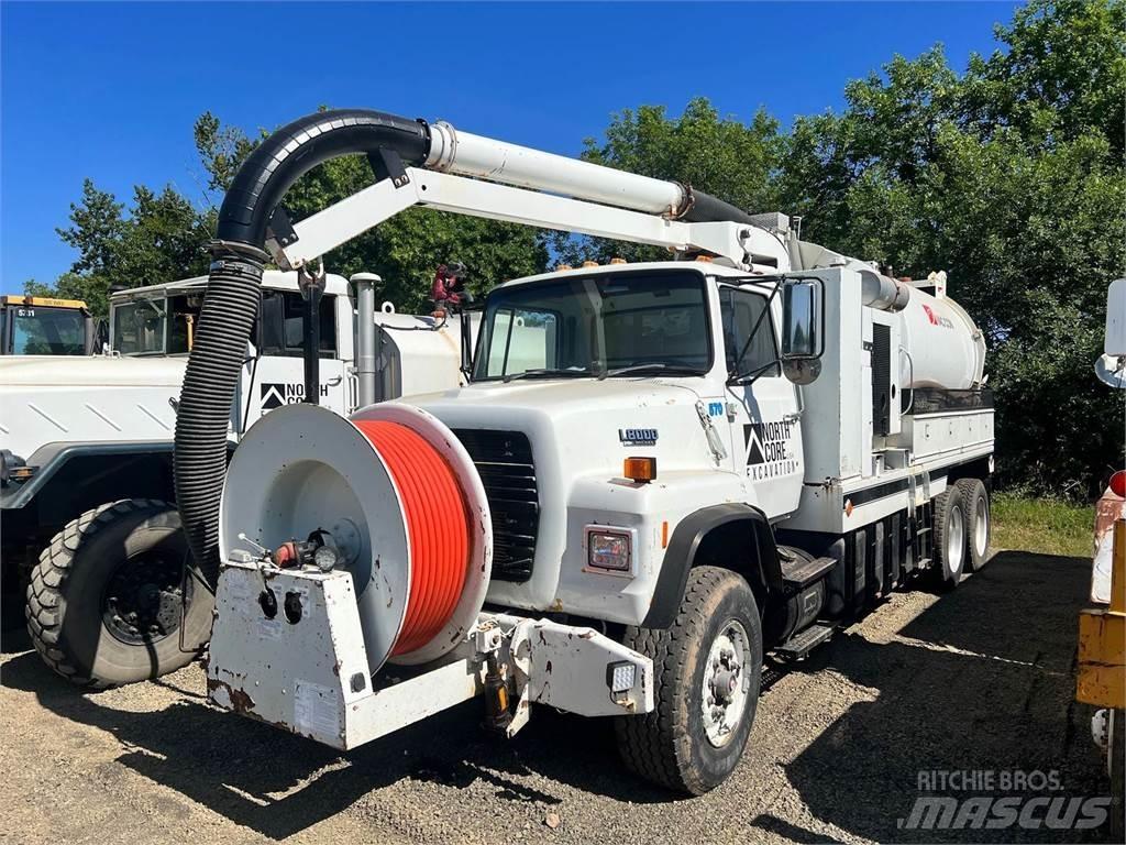 Ford L800 组合/真空油槽车
