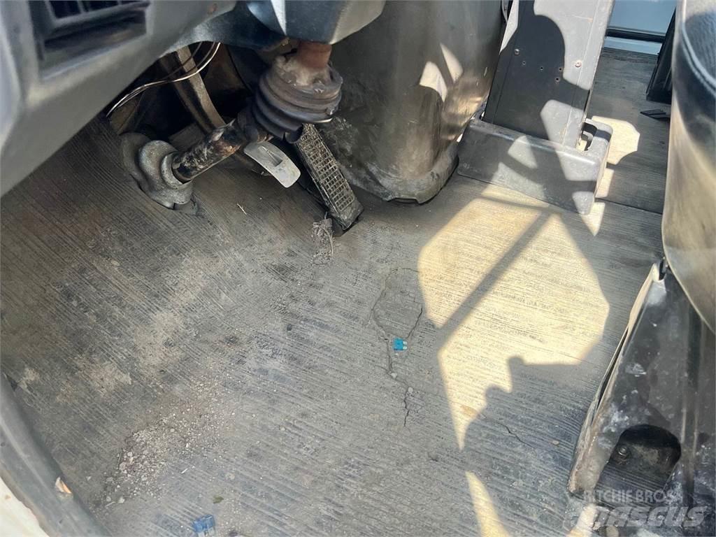 Ford L800 组合/真空油槽车