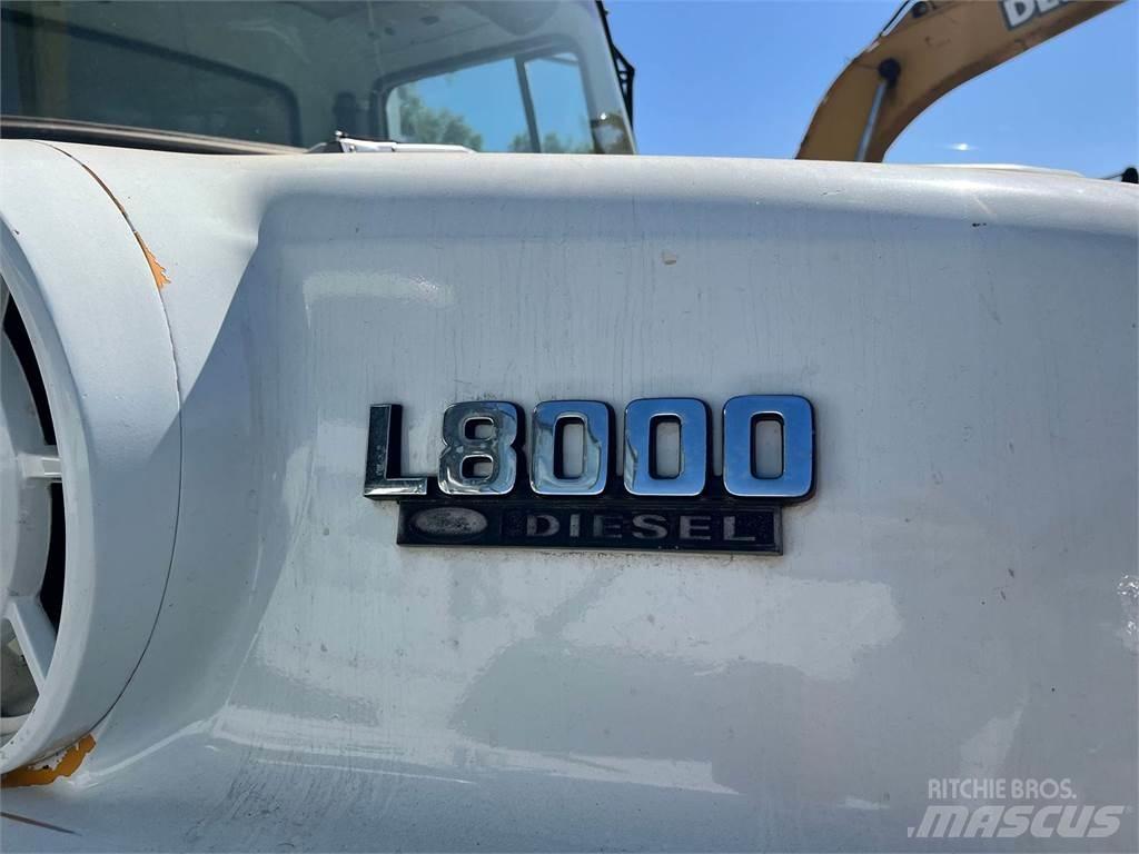 Ford L800 组合/真空油槽车