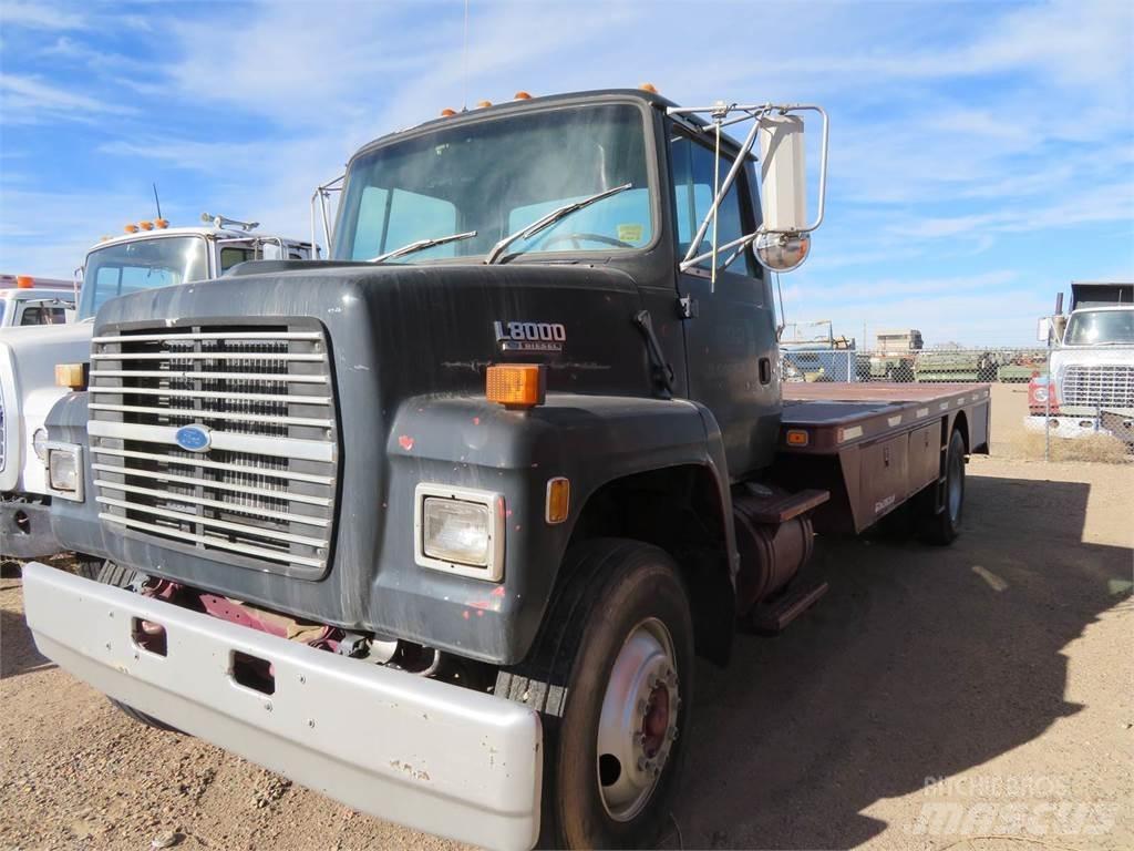 Ford L8000 自卸式货车